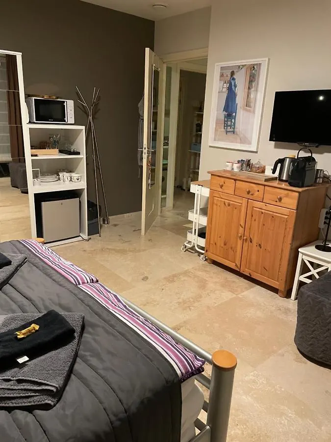 Frühstückspension B&B Maison Saint Tropez Eindhoven